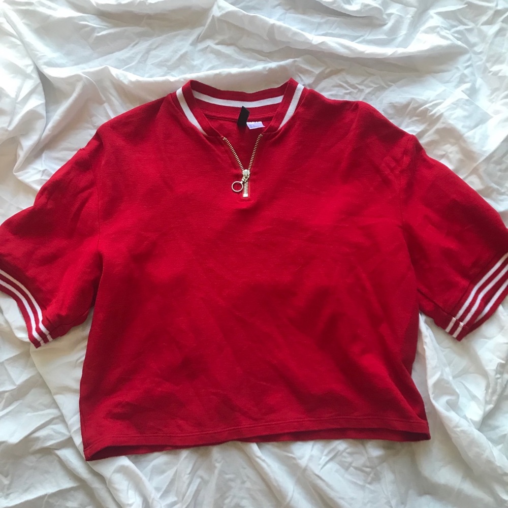 RED STRIPED CROP TOP